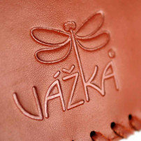 Schnupftabakdose / Tabaketui aus Libellenleder mit Logo-Detail