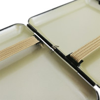 Zigarettenetui aus Kohlefaser – Detail