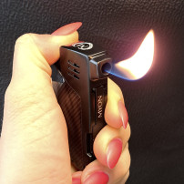 Rennrohrfeuerzeug mit Besteck