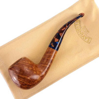 Savinelli Fantasia Smooth Natural 9mm Tabakpfeife, verpackt in einem goldfarbenen Beutel