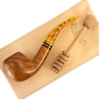 Savinelli Miele Honey 9mm Tabakpfeife zusammen mit einem Honigspender auf einem goldfarbenen Beutel