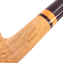 Savinelli Riccio Rusticated Natural 9mm Tabakpfeife - Detail der gravierten Pfeifenmarkierung
