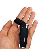 Leichter Eurojet schwarz matt Jet in der Hand
