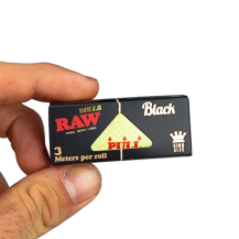 RAW Black Rolls in der Hand
