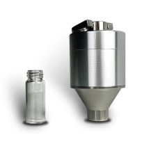 Zerlegte Mühle aus weißem Aluminium mit Ampulle