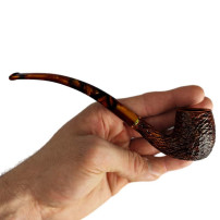 SAVINELLI CLARKS LIEBLINGS-BROWNBLAST-BRIENPFEIFE in der Hand