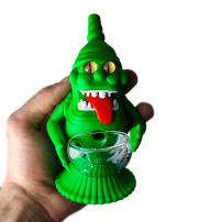 Bong aus Silikon, Green Monster - in der Hand
