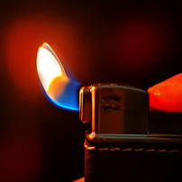 Honest Pfeifenfeuerzeug – Schwarzes Leder – Flamme