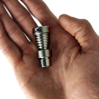 Bong Titanium Puff T2 14/19 - in der Hand