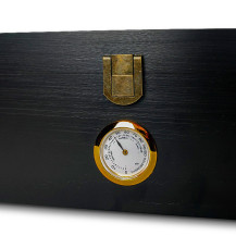 Schwarzer Hygrometerkasten – Ansicht des Hydrometers
