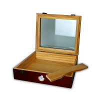 Schachtel mit Hygrometer, braun, offen