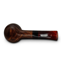 Bruyère-Tabakpfeife Molina Snorty – braune Farbe und „Bulldoggen“-Form – liegt auf der Seite