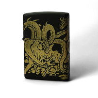 Zippo Dragon Feuerzeug in mattem Grün mit goldener Drachenverzierung - geschlossenes Feuerzeug