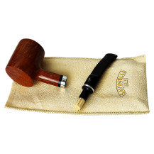 Bruyère-Tabakpfeife SAVINELLI – Minerva Liscia Nat 310, braun, „Poker“-Form – auf einem Beutel ausgelegt