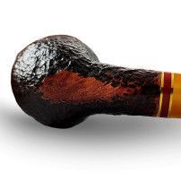 Bruyère-Tabakpfeife SAVINELLI – St. Nicholas 2024 673, dunkelrote Farbe, „Bent Rhodesian“-Form – Kopf und Logo