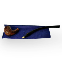 Bruyère-Tabakpfeife SAVINELLI - Churchwarden Brownblast 601, braun in der Farbe „Churchwarden“ - auf einem Beutel ausgelegt