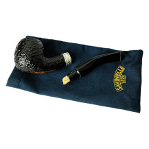 Bruyère-Tabakpfeife SAVINELLI - Trevi Rusticated 626 schwarz in „Bent Apple“-Form - auf einer Schachtel ausgelegt
