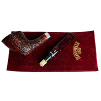 Bruyère-Tabakpfeife SAVINELLI Bacco Rusticated Dark Brown 9mm 904 in roten und schwarzen Farben und "Half-Bent Dublin"-Form