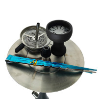 Valentino Black Shisha – Krone auf der Shisha-Platte platziert
