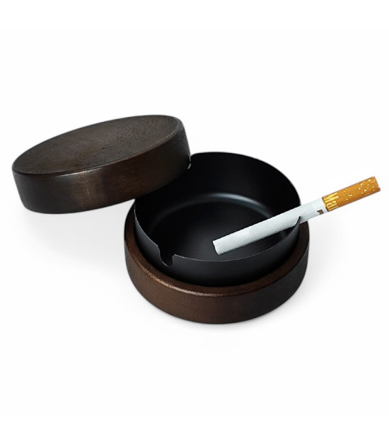 Aschenbecher aus Holz/Metall – Schwarz – mit Zigarette