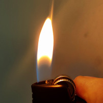 BIC Maxi Feuerzeug – Komplett Schwarz – Flamme
