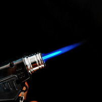 Butan-Sturmfeuerzeug – Blau – Flamme