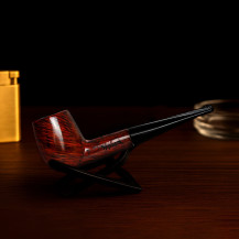 Sypuera Briar 12745 Pfeife – Foto auf dem Tisch mit Feuerzeug und Aschenbecher