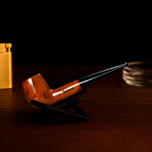 Sypuera Briar 12744 Pfeife – Foto auf dem Tisch mit Feuerzeug und Aschenbecher