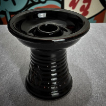 Shisha Crown Mikro Bowl – Schwarz – auf Textil platziert