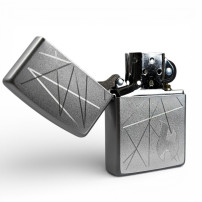 ZIPPO Feuerzeug im Flammen-Design – Benzinfeuerzeug aus Metall