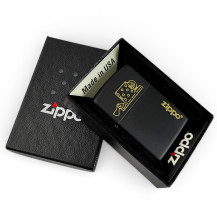 ZIPPO Feuerzeug mit Insert-Design – in Originalverpackung