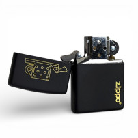 ZIPPO Feuerzeug mit Einsatzdesign – Offen