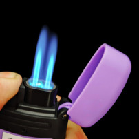 Neon-Doppeljet-Feuerzeug - Flamme